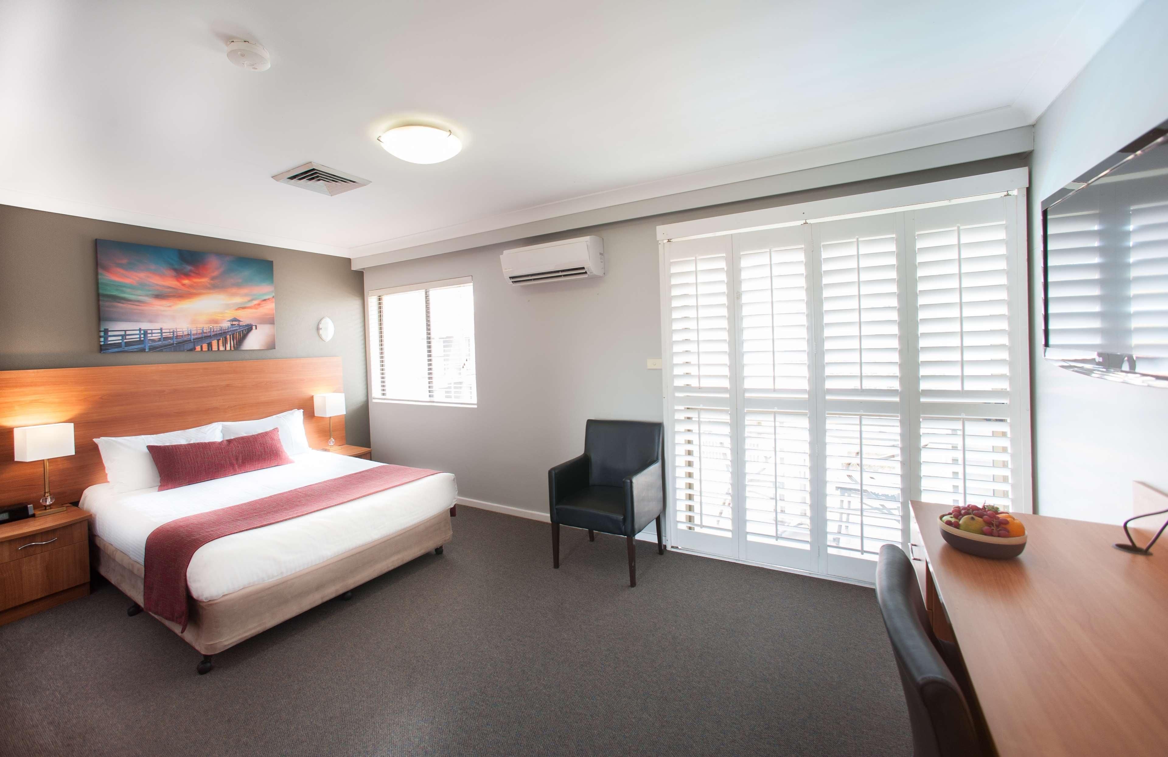 Ramada Hotel & Suites By Wyndham Cabramatta Екстериор снимка