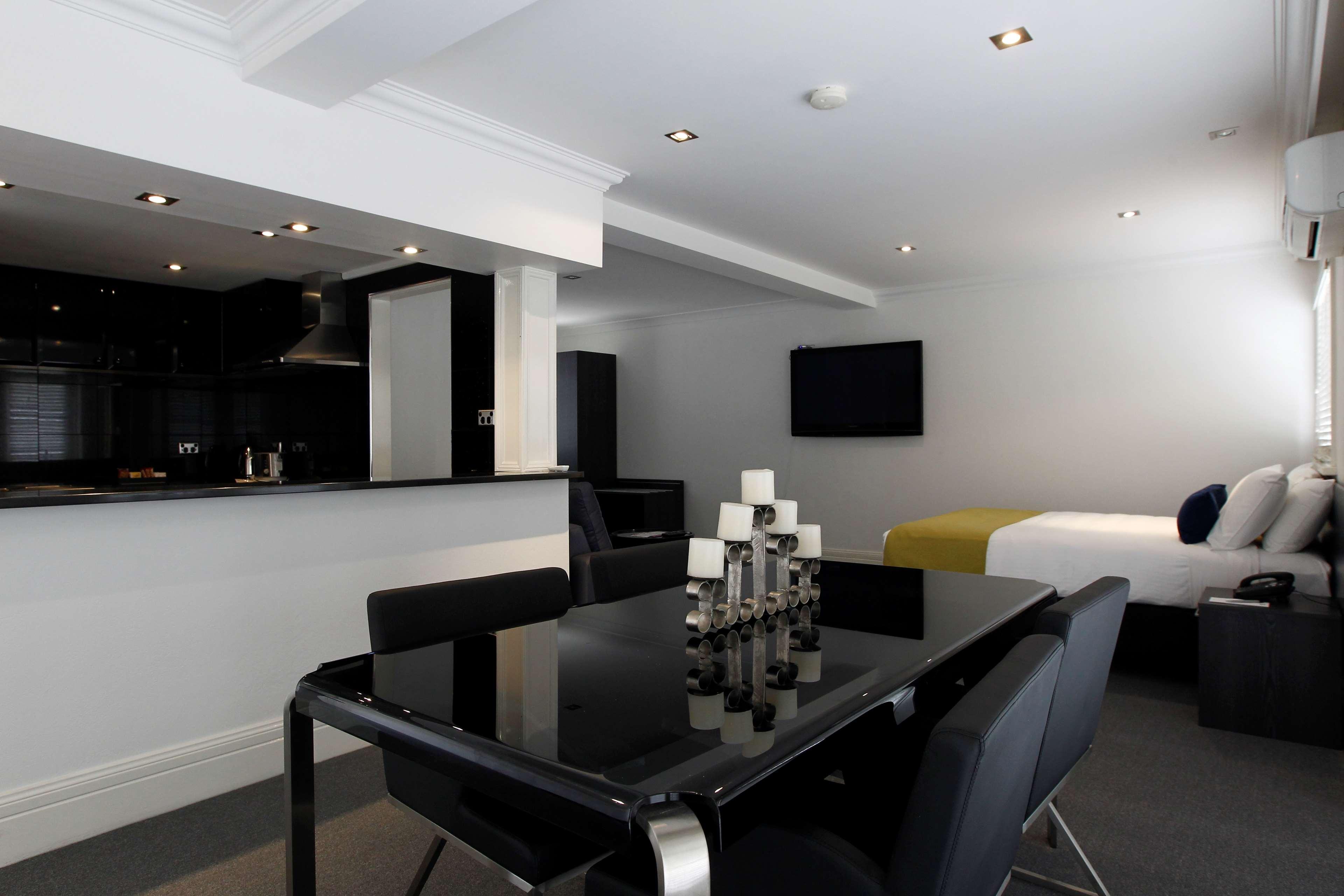 Ramada Hotel & Suites By Wyndham Cabramatta Екстериор снимка