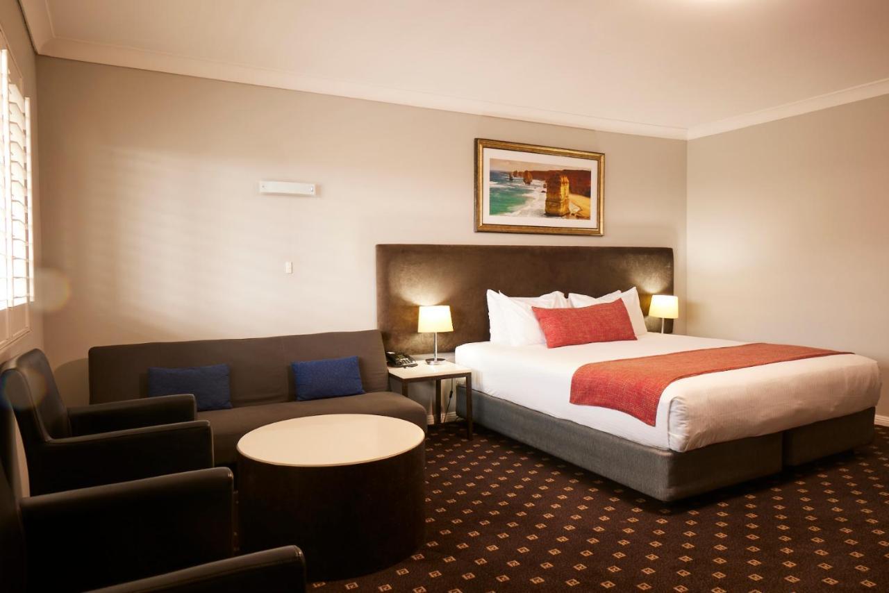 Ramada Hotel & Suites By Wyndham Cabramatta Екстериор снимка