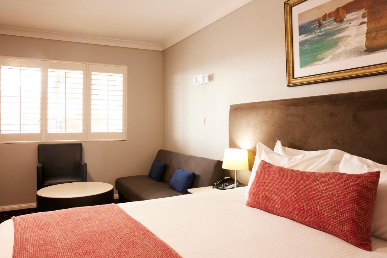 Ramada Hotel & Suites By Wyndham Cabramatta Екстериор снимка